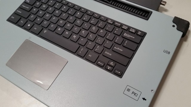 Rugged sealed keyboard with CAC reader PKI thumbnail